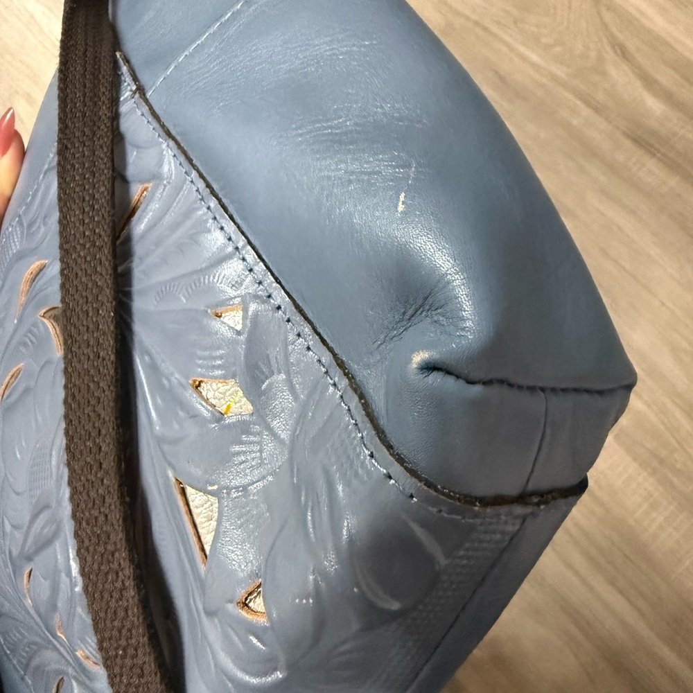 Patricia Nash Blue Floral Embossed Crossbody Bag - Picture 7 of 10